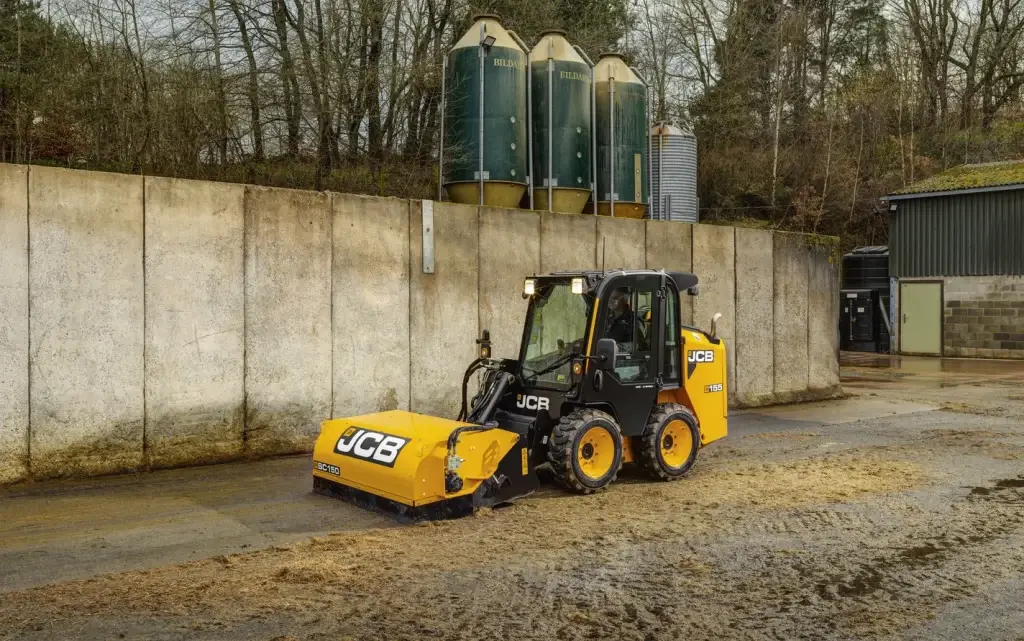 JCB schranklader in actie op bouwterrein – LMB Antens & Rijsbosch
