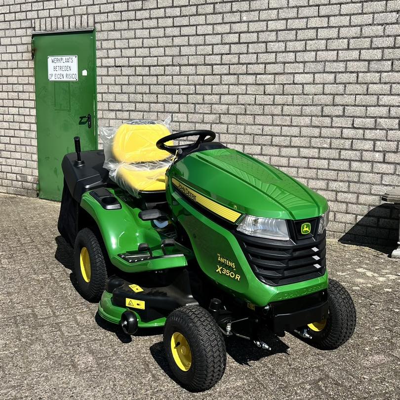 John Deere zitmaaiers LMB Antens & Rijsbosch